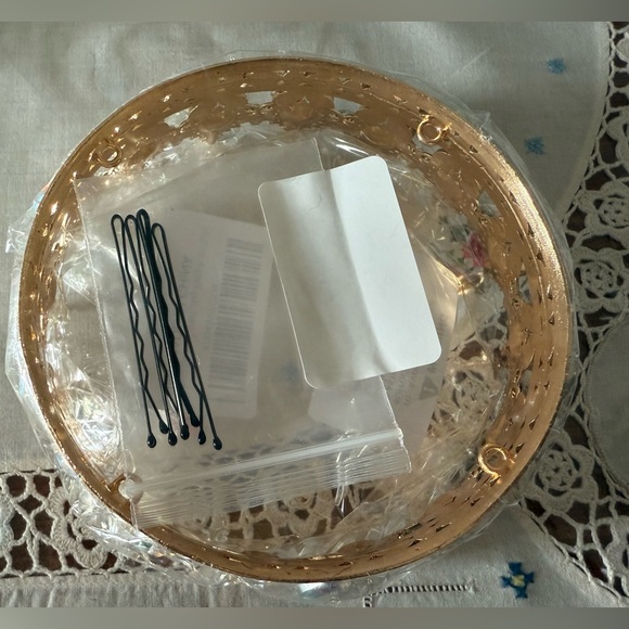 Crown - Picture 10 of 10